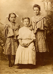 on the right, Alma Jenny Koppana, circa 1905